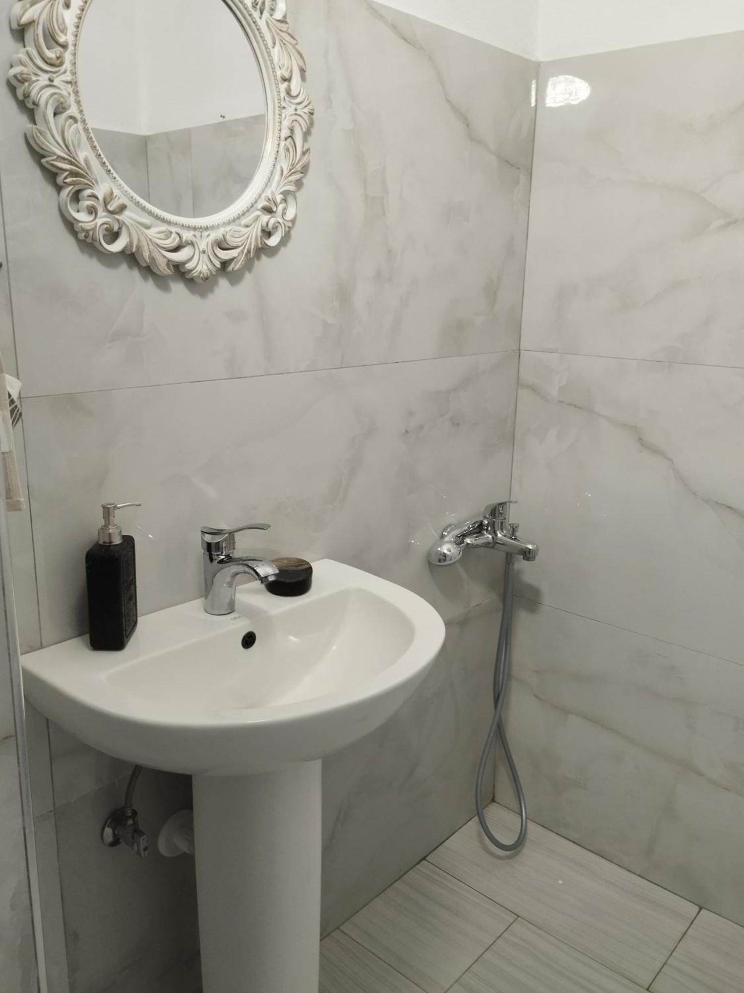 Dim'S Villas Qeparo Rom bilde